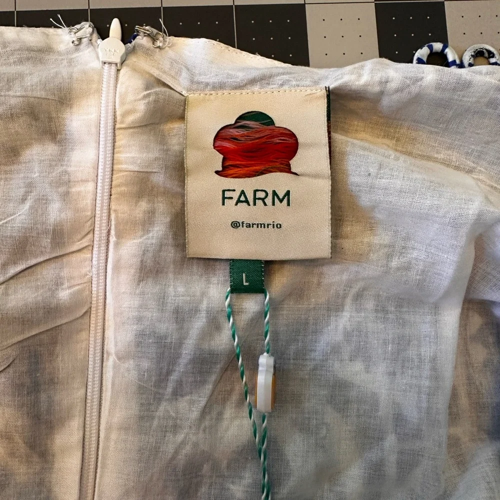 Farm Rio NWT SZ Large the Rio Tile Dream blue and white peplum puffed sleeve top